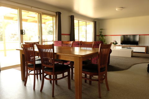 The Crays Accommodation - Accommodation Rockhampton 13
