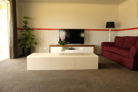 The Crays Accommodation - Accommodation Rockhampton 16