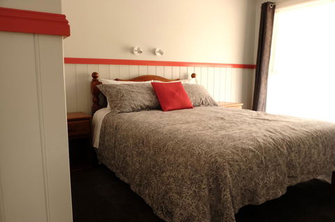 The Crays Accommodation - Accommodation Rockhampton 20