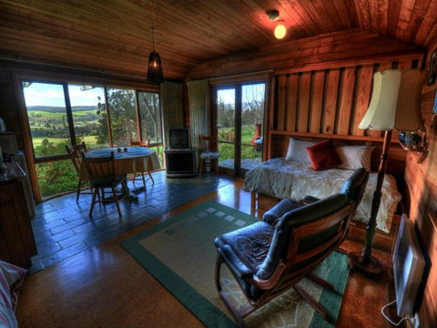 Plovers Ridge Country Retreat - Accommodation Rockhampton 9