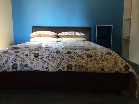 Our Cottage - Accommodation Rockhampton 4