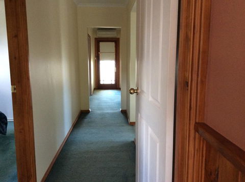 Our Cottage - Accommodation Rockhampton 9