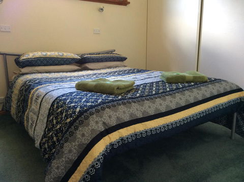 Our Cottage - Accommodation Rockhampton 7