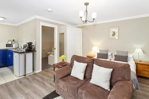 Oyster Cove Chalet - Accommodation Rockhampton 5