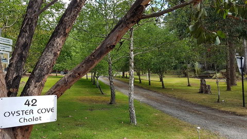 Oyster Cove Chalet - Accommodation Rockhampton 14