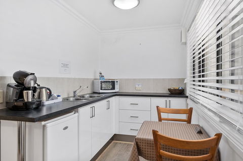 Oyster Cove Chalet - Accommodation Rockhampton 9