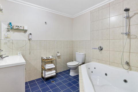 Oyster Cove Chalet - Accommodation Rockhampton 12