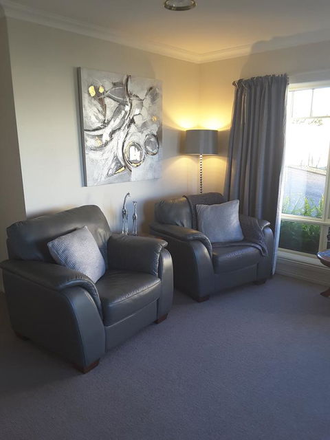 On The Terrace - Accommodation Rockhampton 39