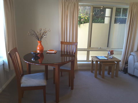 On The Terrace - Accommodation Rockhampton 25