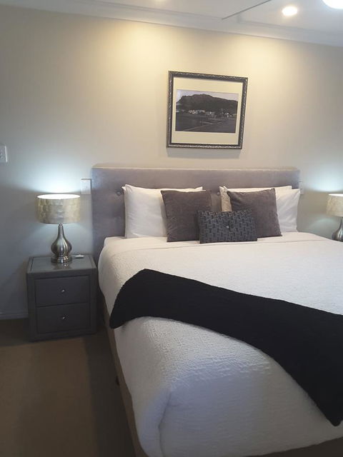 On The Terrace - Accommodation Rockhampton 2