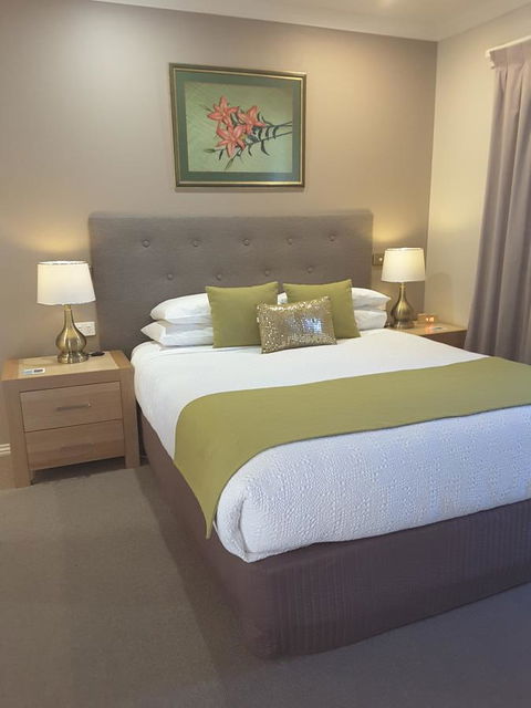 On The Terrace - Accommodation Rockhampton 10