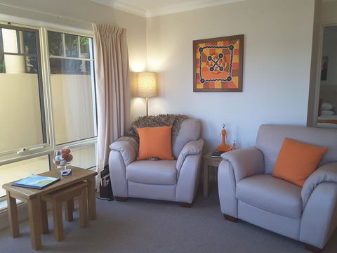 On The Terrace - Accommodation Rockhampton 26