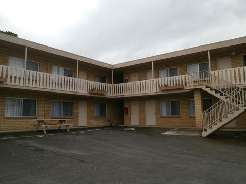 Aberdeen Court Apartments - Accommodation Rockhampton 0