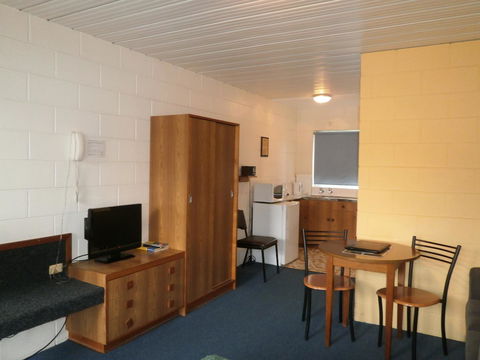 Aberdeen Court Apartments - Accommodation Rockhampton 8