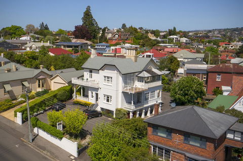 Highbury Apartments - Accommodation Rockhampton 0