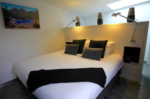 Old Bishop\'s Quarters Heritage, Modern & Unique Accommodation - Accommodation Rockhampton 2