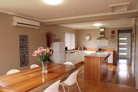 Pinestumps Holiday Home - Accommodation Rockhampton 0
