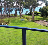 Four Seasons Waterfront Villas - Accommodation Rockhampton