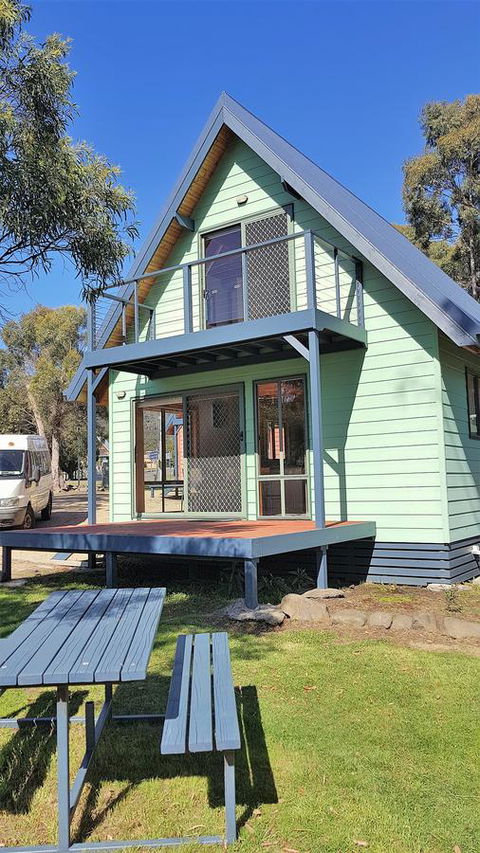 Four Seasons Waterfront Villas - Accommodation Rockhampton 2
