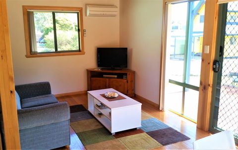 Four Seasons Waterfront Villas - Accommodation Rockhampton 19