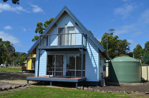 Four Seasons Waterfront Villas - Accommodation Rockhampton 4