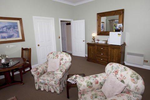 House On The Hill Bed And Breakfast - Accommodation Rockhampton 37