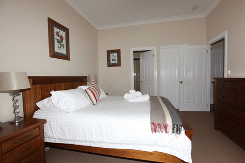 House On The Hill Bed And Breakfast - Accommodation Rockhampton 34