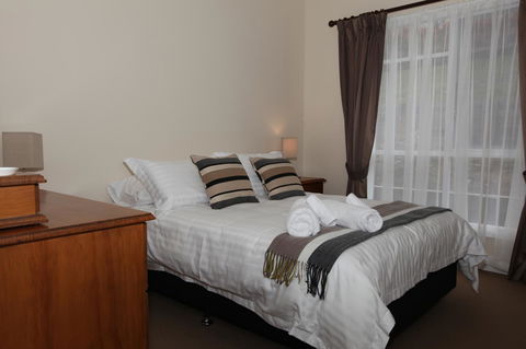 House On The Hill Bed And Breakfast - Accommodation Rockhampton 44