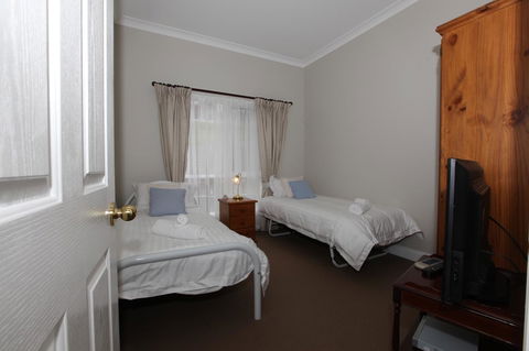 House On The Hill Bed And Breakfast - Accommodation Rockhampton 33