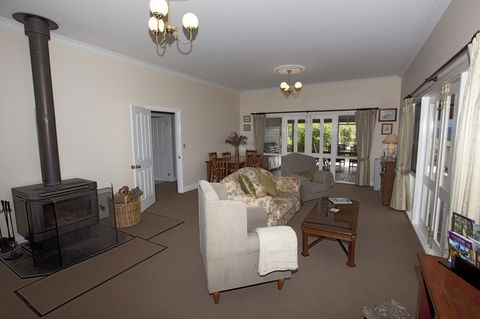House On The Hill Bed And Breakfast - Accommodation Rockhampton 43