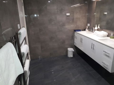 Jenatt Apartments Salamanca - Accommodation Rockhampton 4