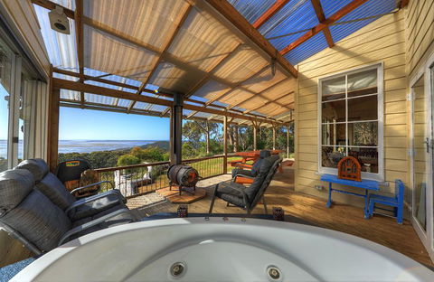 Island View Spa Cottage - Accommodation Rockhampton 8