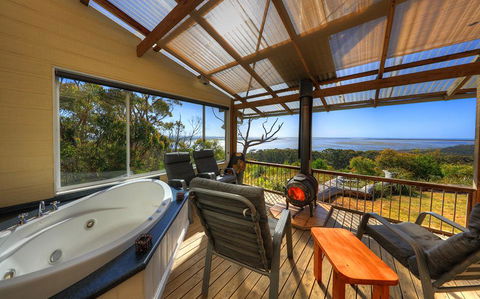 Island View Spa Cottage - Accommodation Rockhampton 6