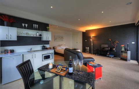 Sheer Pleasure Accommodation - Accommodation Rockhampton 0