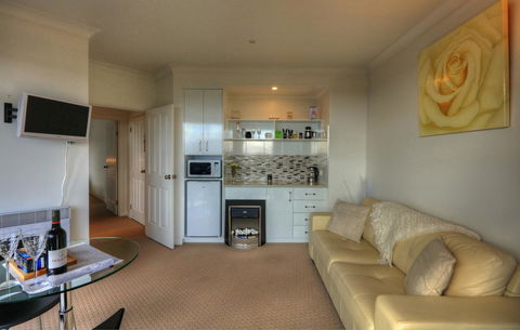 Sheer Pleasure Accommodation - Accommodation Rockhampton 3