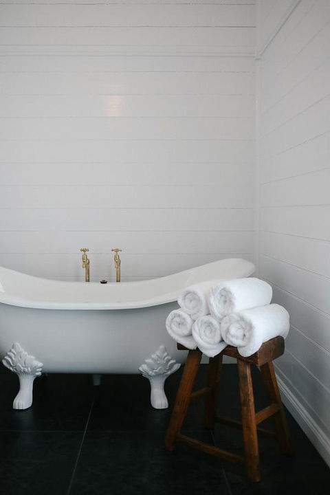 Old White Church Bed & Breakfast - Accommodation Rockhampton 6