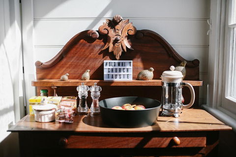 Old White Church Bed & Breakfast - Accommodation Rockhampton 11