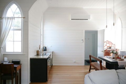 Old White Church Bed & Breakfast - Accommodation Rockhampton 18