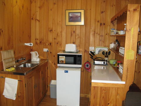 The Grove Cottages - Accommodation Rockhampton 16