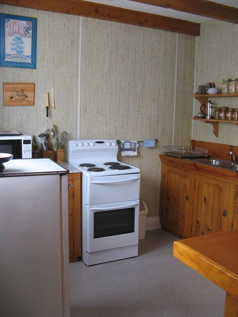 The Grove Cottages - Accommodation Rockhampton 1