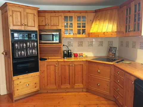 CLAYFIELD HOMESTEAD - Rustic Country Accommodation - Accommodation Rockhampton 6