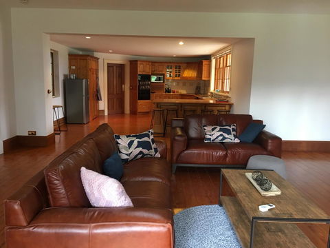 CLAYFIELD HOMESTEAD - Rustic Country Accommodation - Accommodation Rockhampton 2