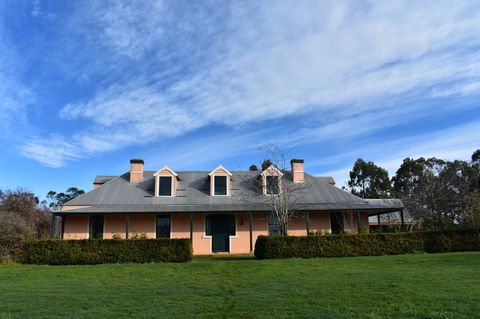 CLAYFIELD HOMESTEAD - Rustic Country Accommodation - Accommodation Rockhampton 0
