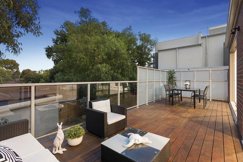 NEW Inner Melb Luxury Modern Grand Holiday House - Great Location, Wifi, Parking - Accommodation Rockhampton 2