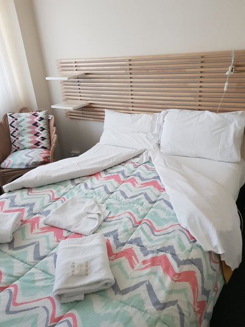 New Ivanhoe Hotel - Accommodation Rockhampton 2