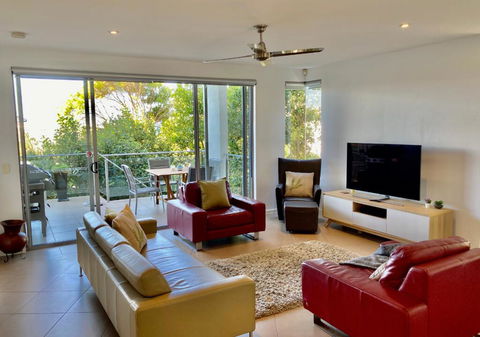 NEW Sunshine Beach Family Escape 3 Bedroom With Free Wifi And Parking - Accommodation Rockhampton 3