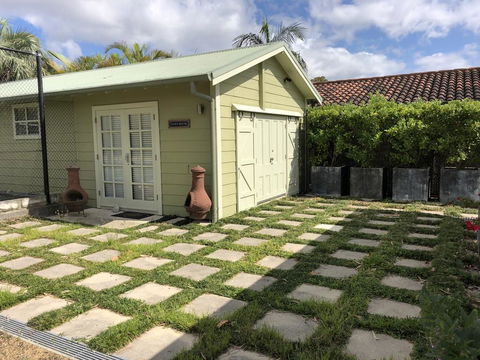 NEW: Tranquil Retreat -The Barn House Ingleside, Northern Beaches - Accommodation Rockhampton 0