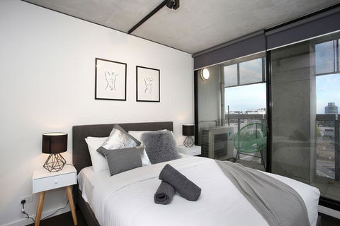 NGV Art Centre Retreat - StayCentral - Accommodation Rockhampton 3