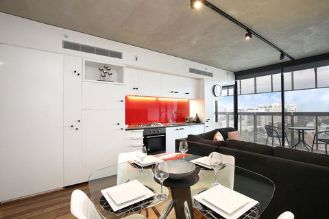 NGV Art Centre Retreat - StayCentral - Accommodation Rockhampton 1
