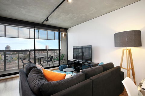 NGV Art Centre Retreat - StayCentral - Accommodation Rockhampton 2
